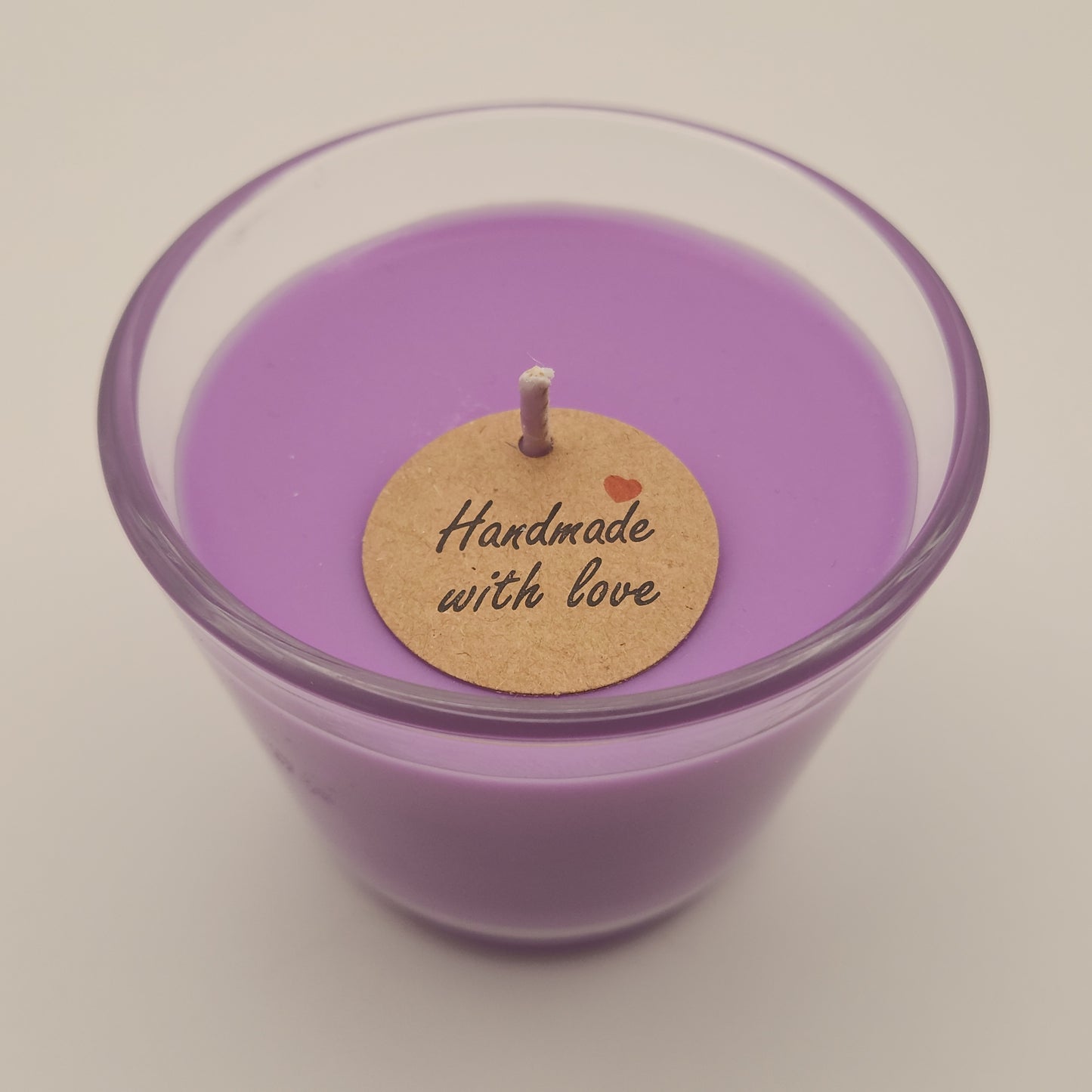 Sojavahast lõhnaküünlad klaasis