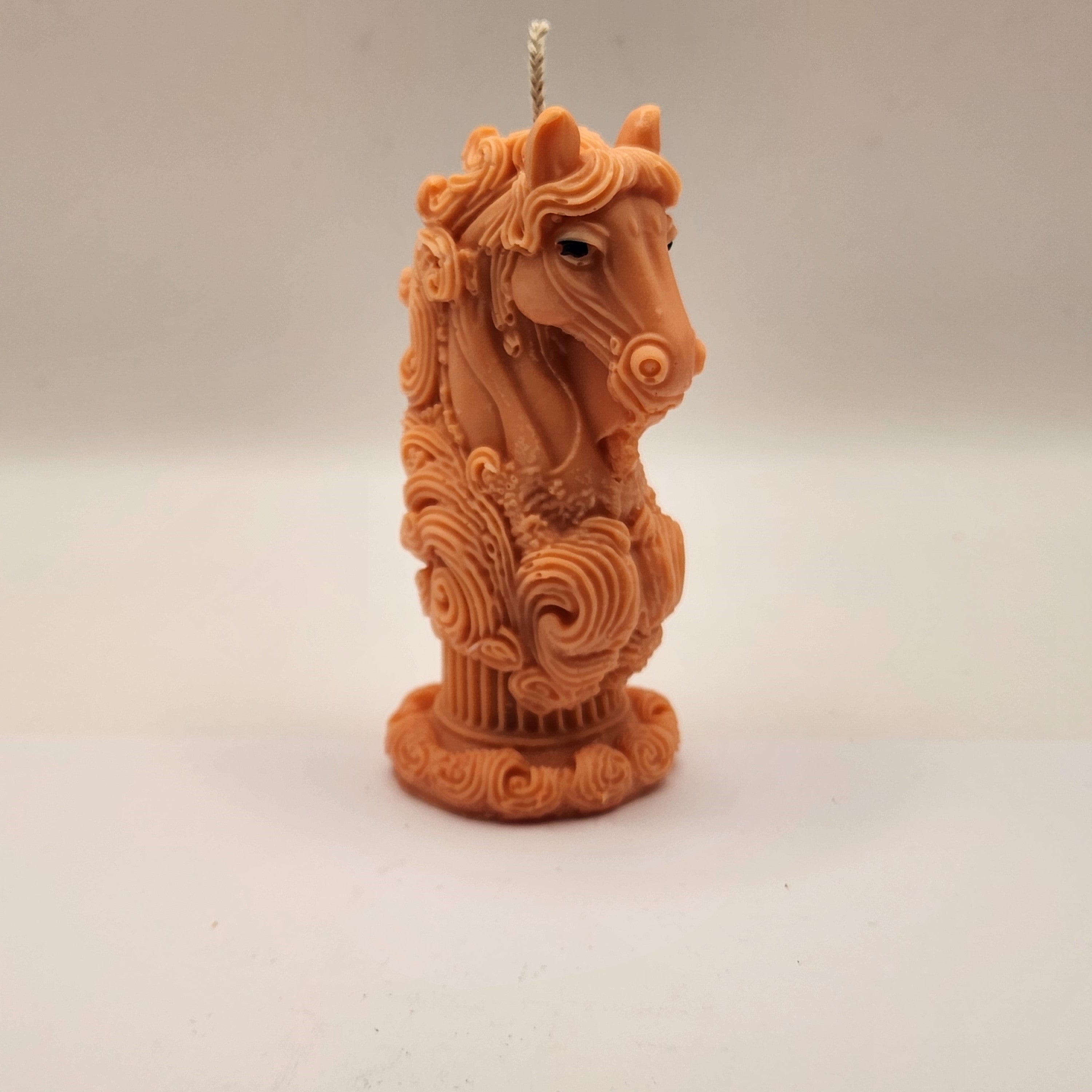 Hobune madalamal postamendil