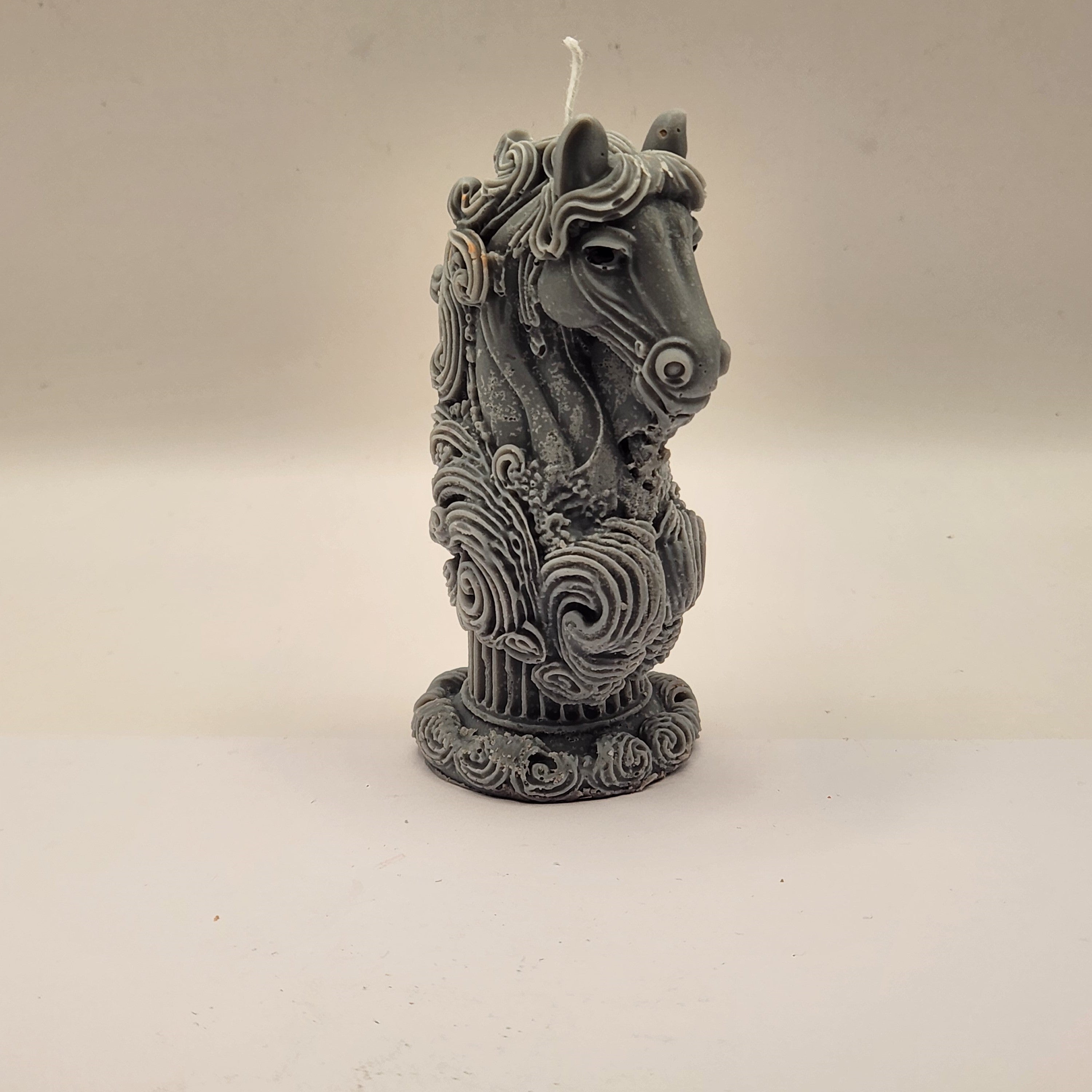 Hobune madalamal postamendil