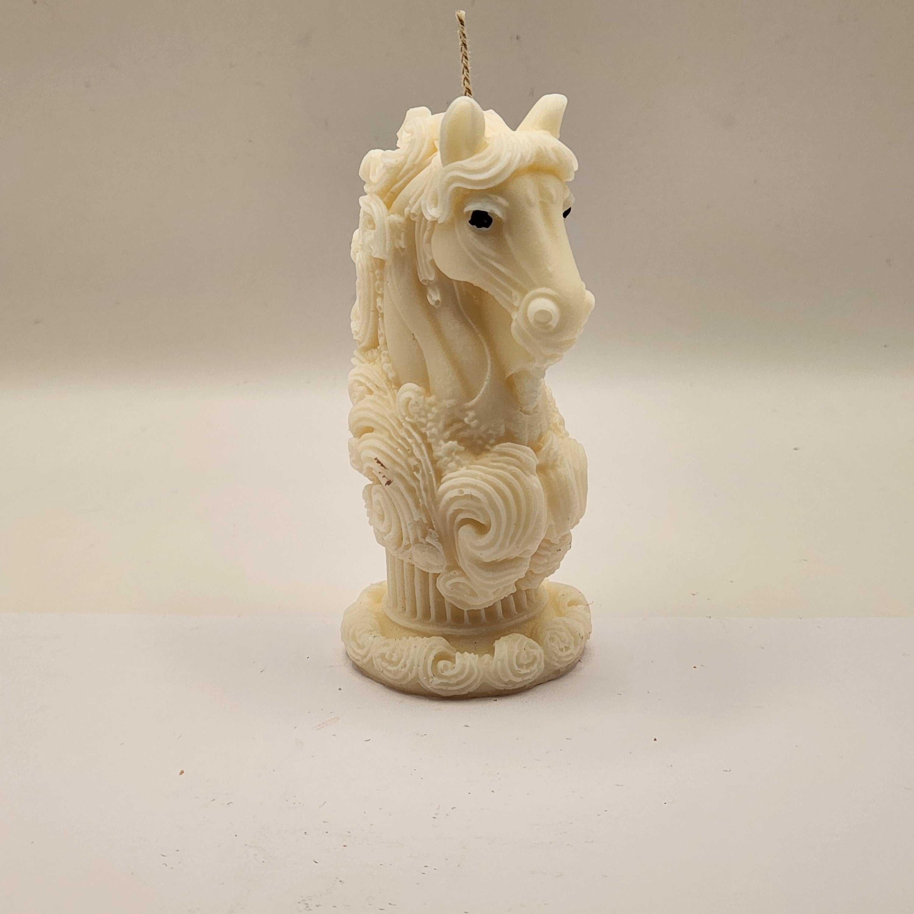 Hobune madalamal postamendil