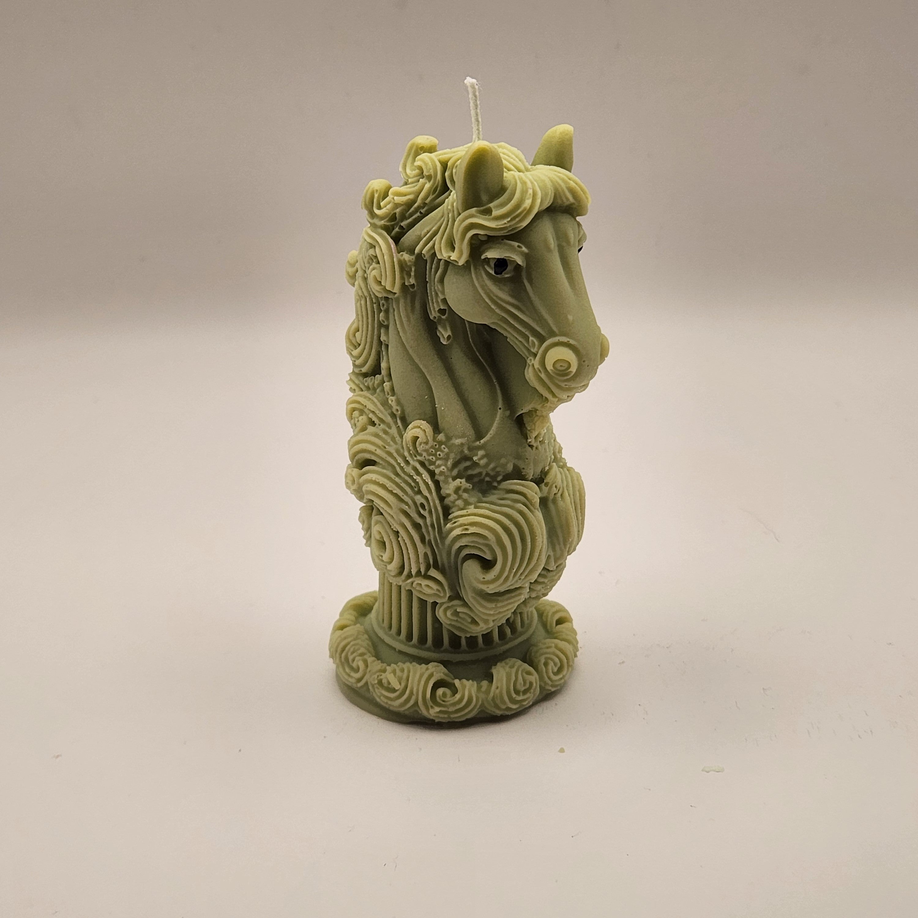 Hobune madalamal postamendil