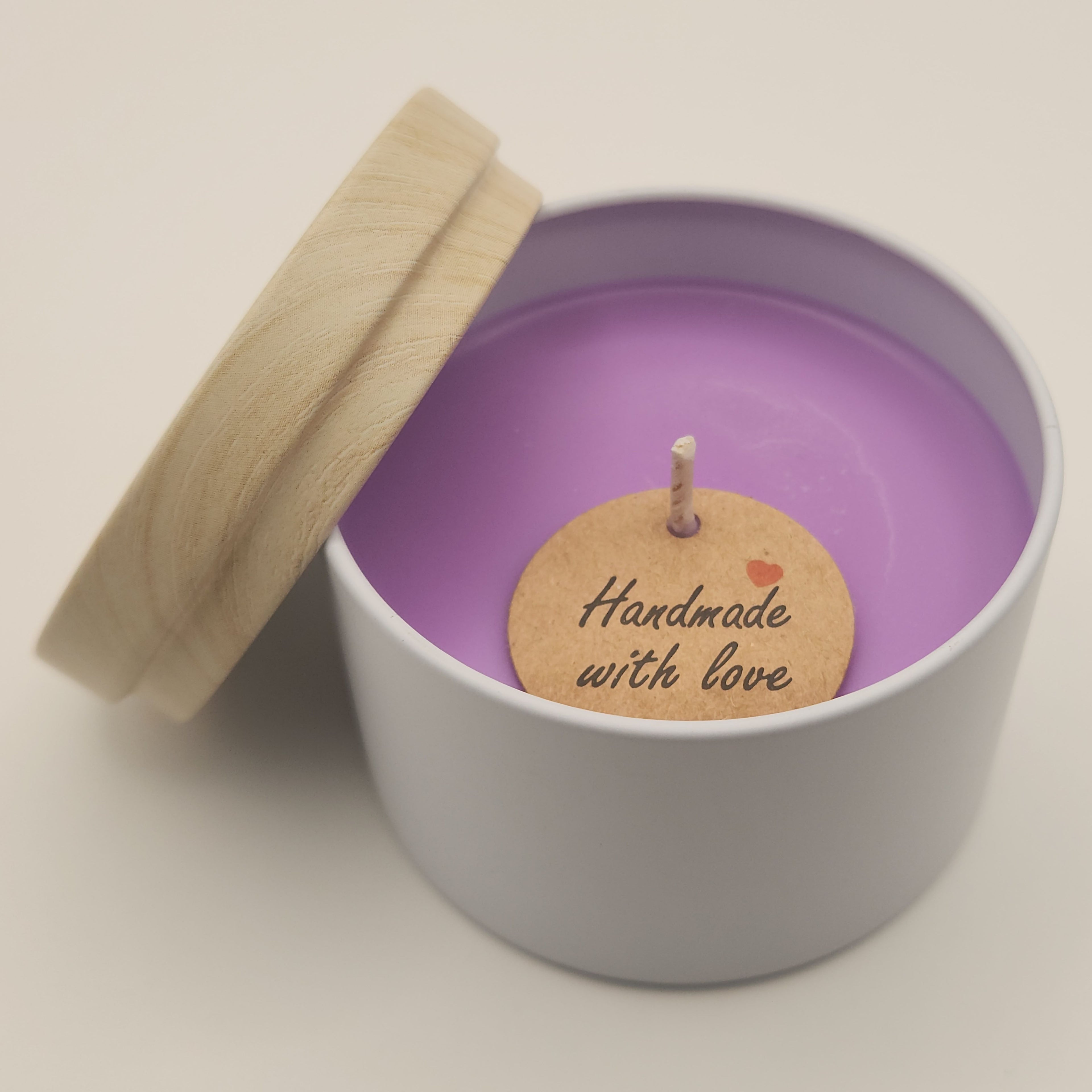 Lõhnaküünlad kaanega metalltopsis