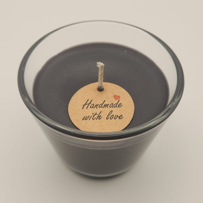 Sojavahast lõhnaküünlad klaasis