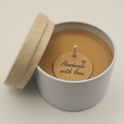 Sojavahast lõhnaküünlad kaanega metalltopsis