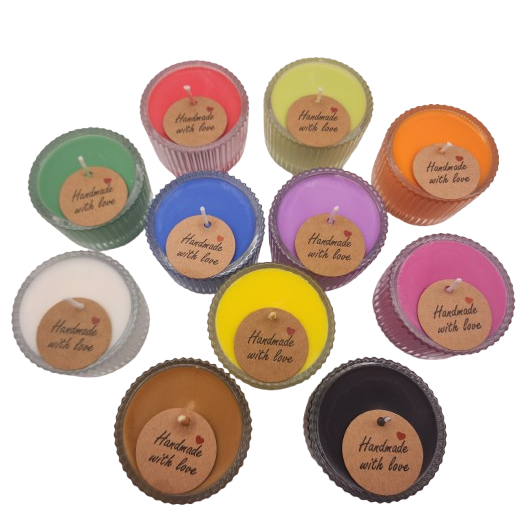 Lõhnaküünlad väikses klaasist vormis