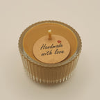 Lõhnaküünlad väikses klaasist vormis